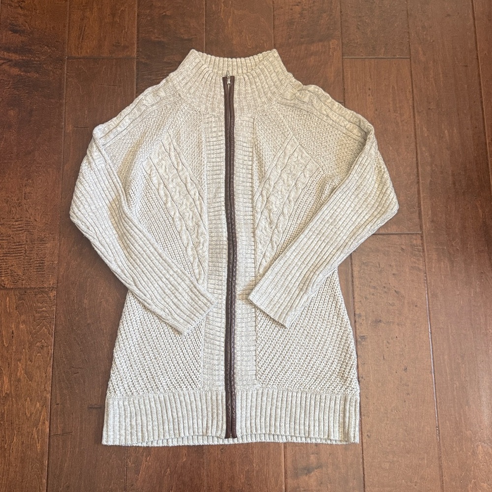 VENUS Women's Gray Cable Knit Cardigan